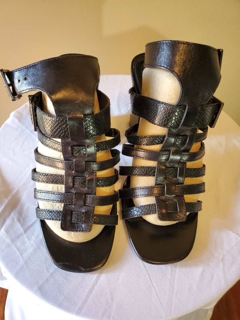 Vince Camuto Black Hicheny